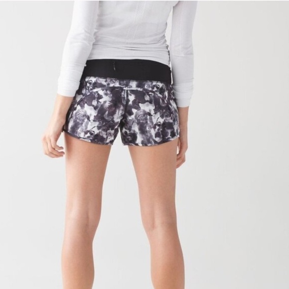 Lululemon Run Times Shorts Mini Obscurred Black Dusty Mauve / Black White Floral - Picture 1 of 15